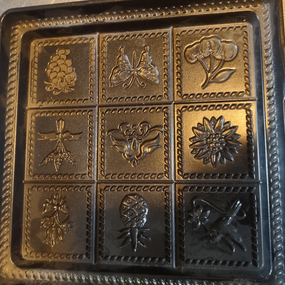 Cast Iron Decorative Bakeware Pan